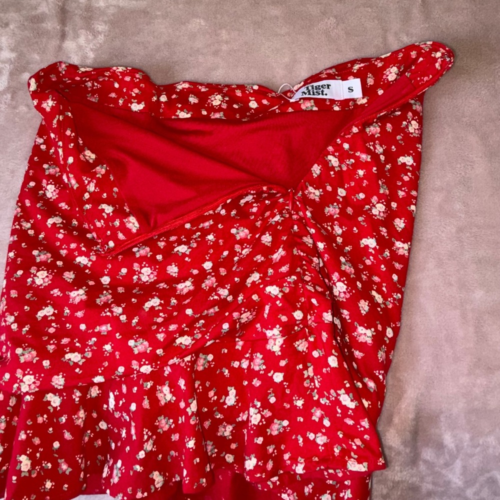 Tiger Mist Red Floral Antares Top and Bells Skirt Two Piece Set Small NWT - Picture 6 of 6